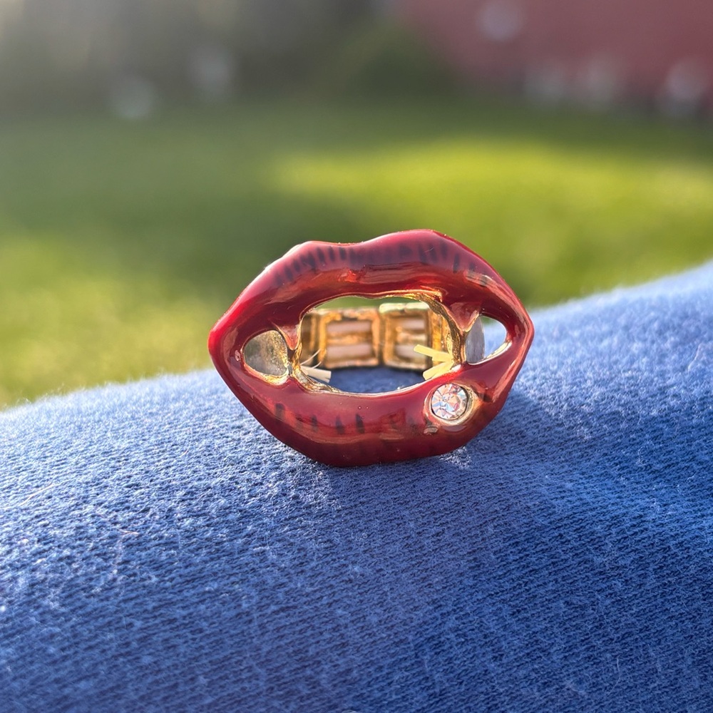 Vintage Vampire Lips & Fangs Costume Jewelry Ring